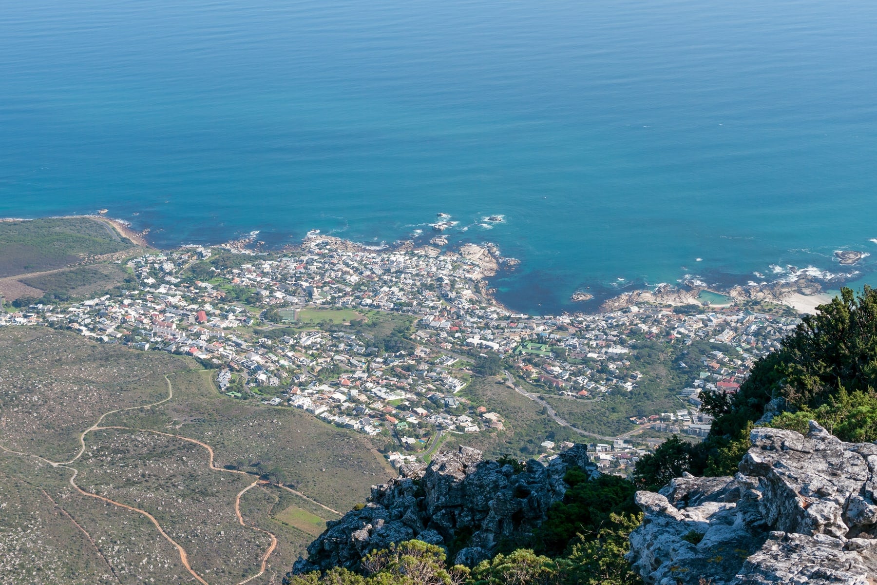 Vista de Camps Bay a partir da Table Mountain, na Cidade do Cabo
