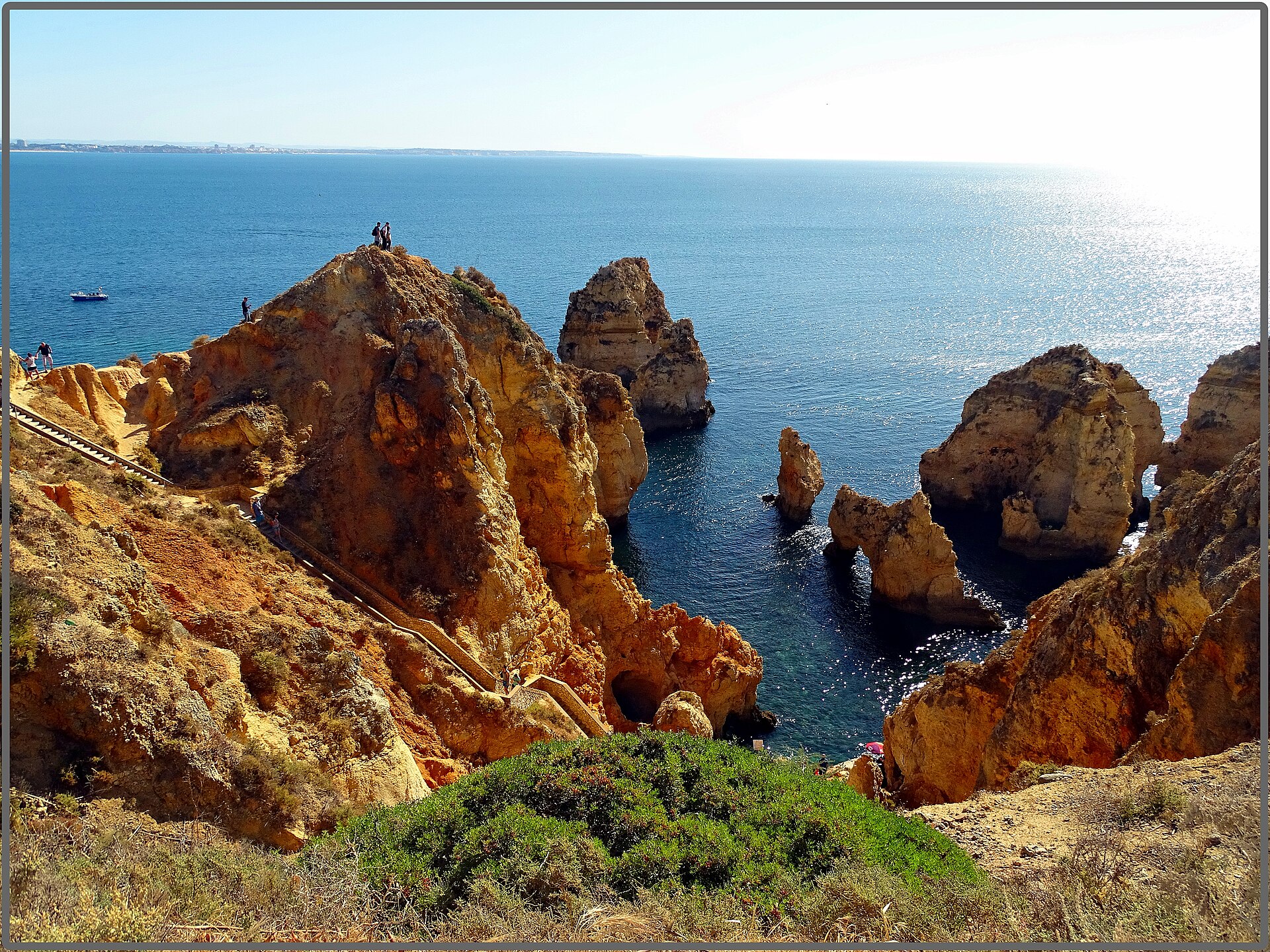 Arcos naturais e falesias na Ponta da Piedade