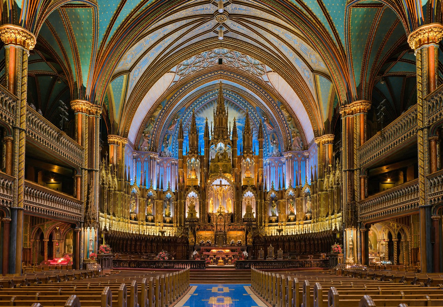 Interior da Basílica de Notre-Dame em Montréal