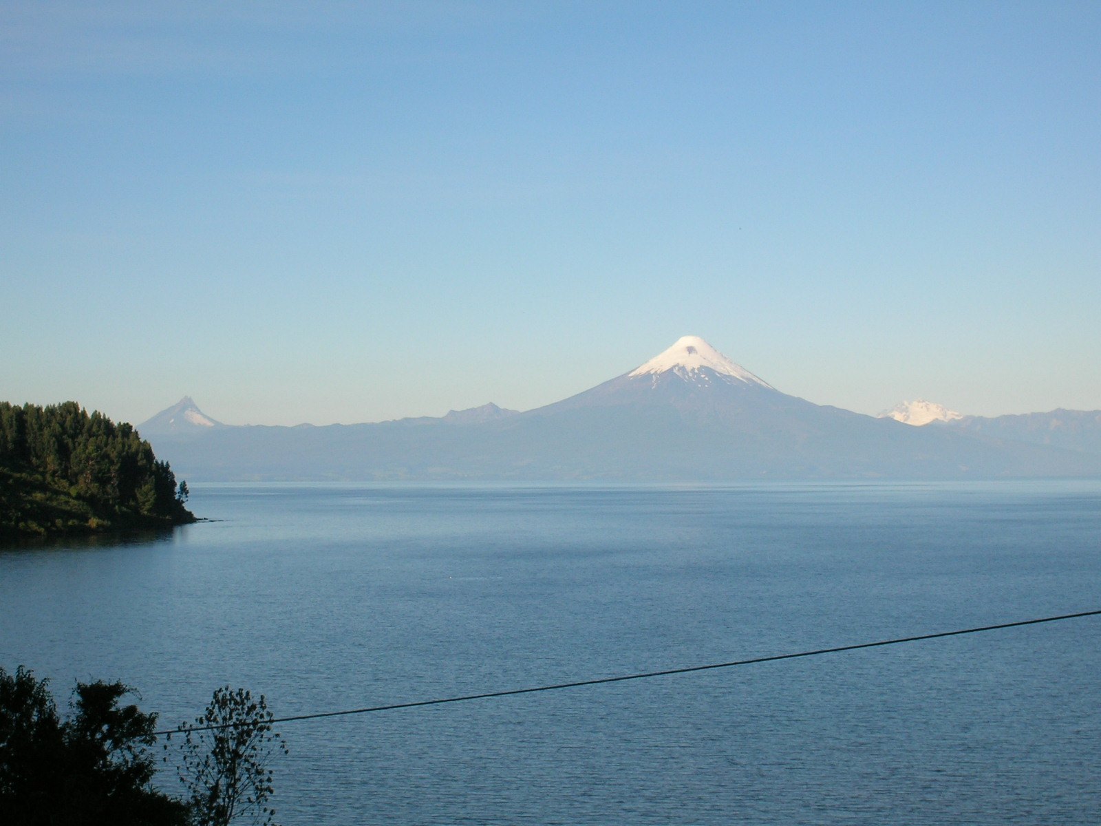 Lago Llanquihue com o Vulcão Osorno ao fundo