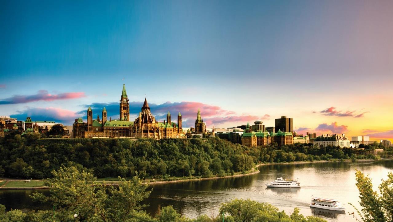 Parlamento do Canadá em Ottawa ao entardecer