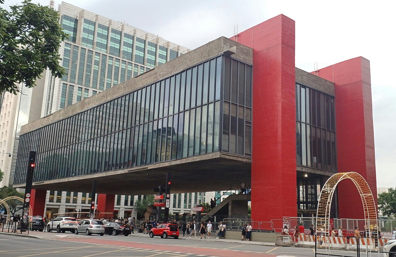 Predio do MASP visto da Avenida Paulista